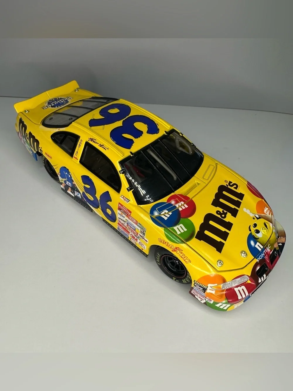 NASCAR - Ernie Irvan #36 M&M Countdown to Millennium 1999 1:24